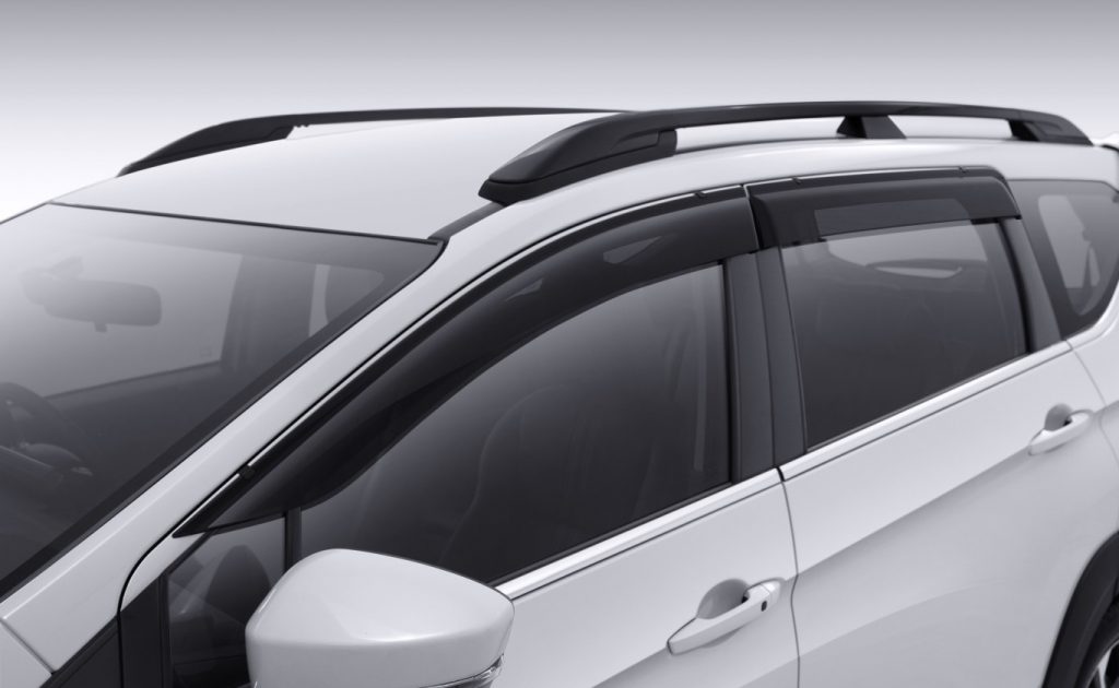 Makin Elegan dan Eksklusif Dengan Aksesoris Resmi Pilihan Untuk New Xpander Cross side visor at